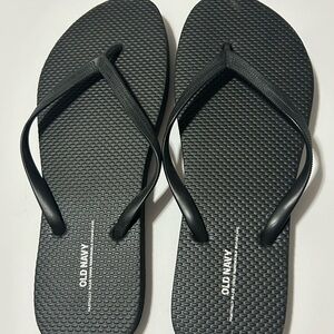 Old Navy Men's Black Flip-Flops
